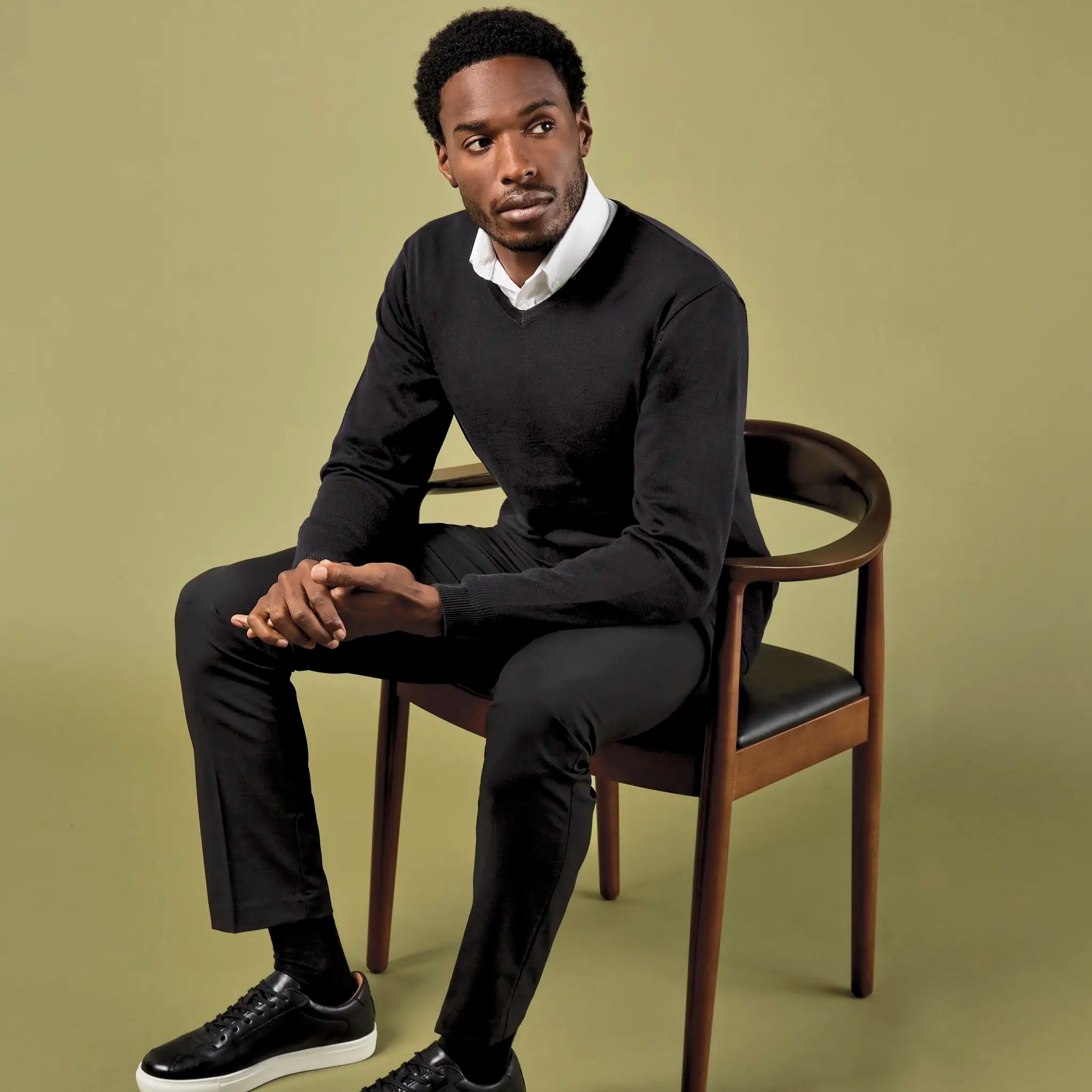 all-groups Men's Regular Fit Arundel V Neck Sweater